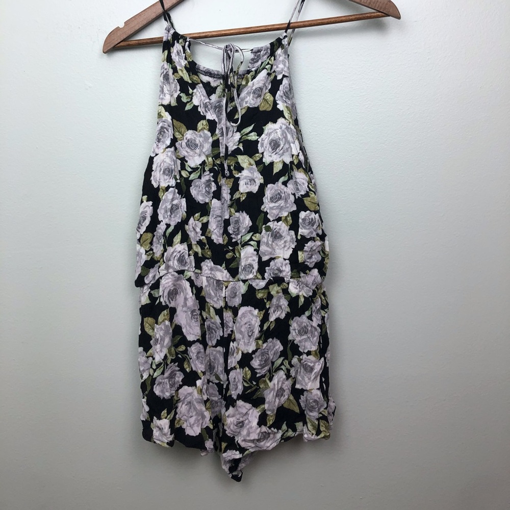 🌿 Forever 21 Cute Floral Romper Women’s Medium - Picture 2 of 3